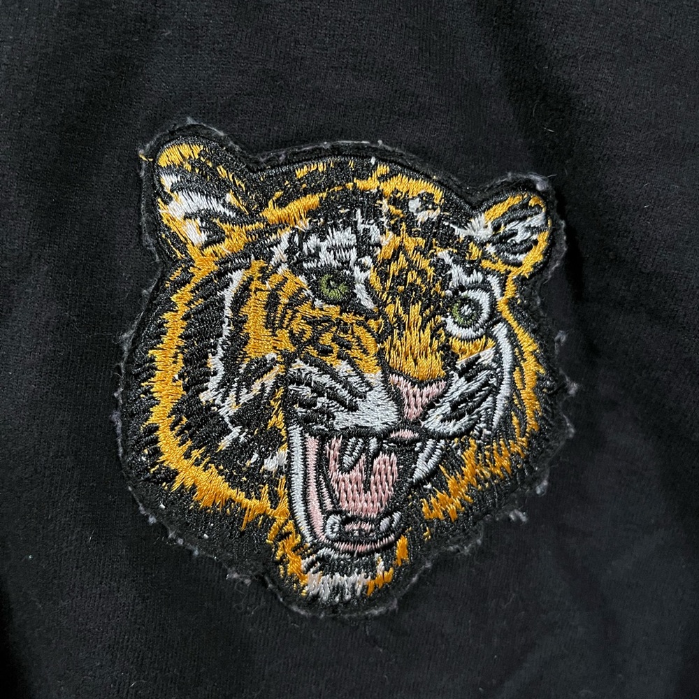 🇺🇸 Tiger Sweater - Picture 2 of 3